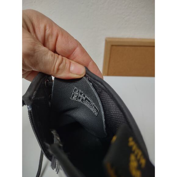 Doc Martens Air Wair patent leather black combat style boots wmn's size 5 mn's 4 - Picture 16 of 16